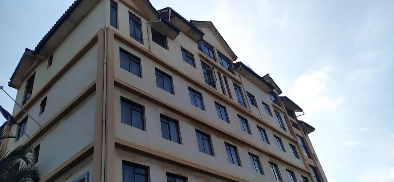 Plus254 Hotel ナイロビ エクステリア 写真