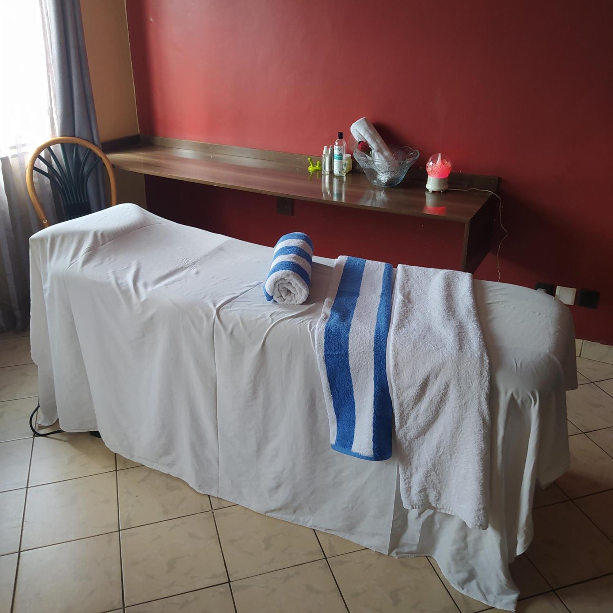 Plus254 Hotel ナイロビ エクステリア 写真