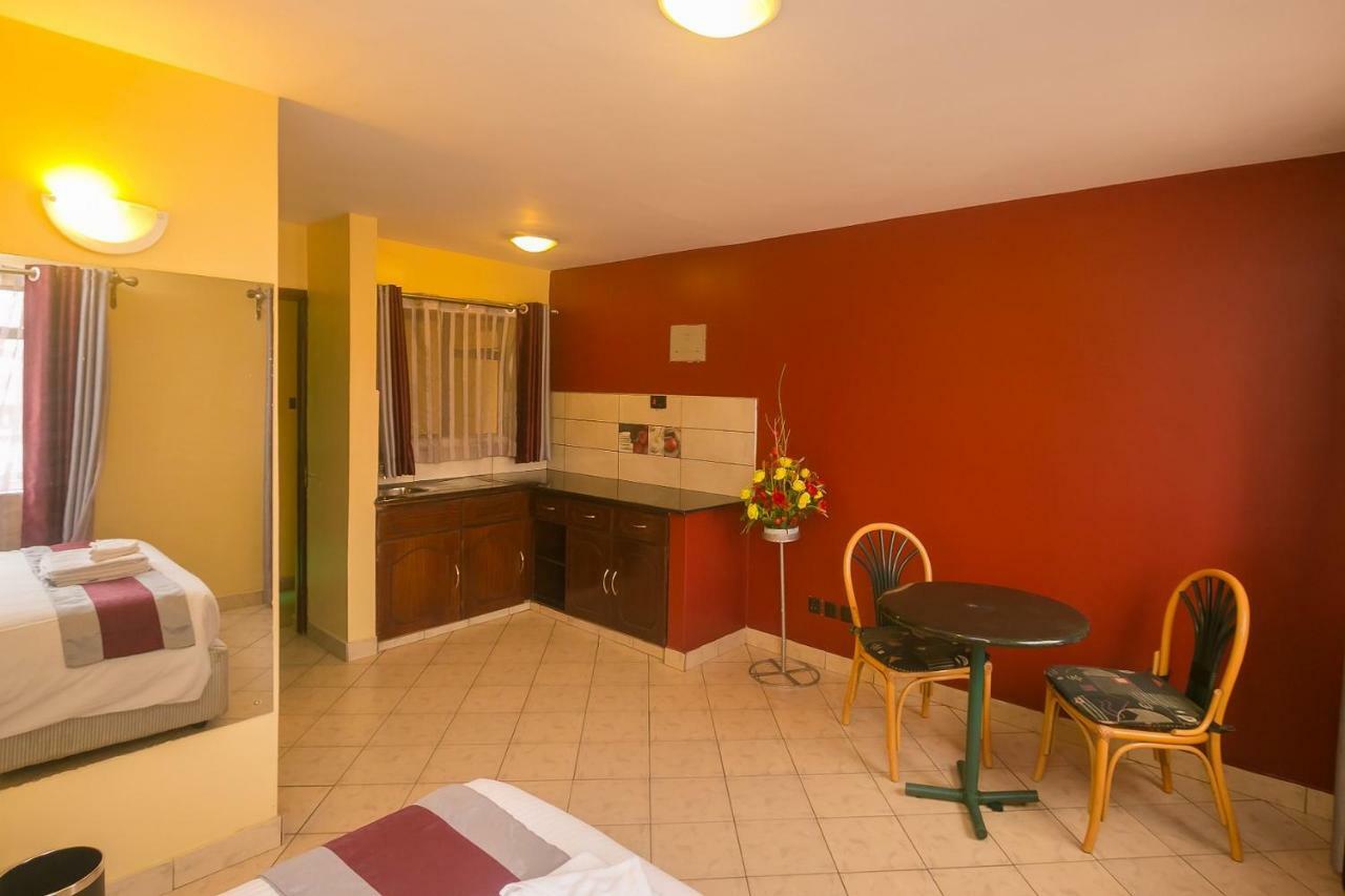 Plus254 Hotel ナイロビ エクステリア 写真